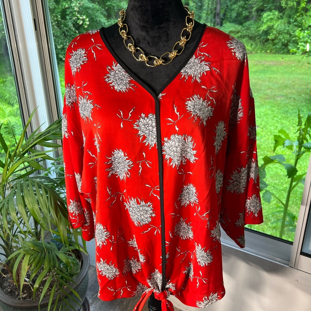 Chic Red Floral Blouse with Black Trim